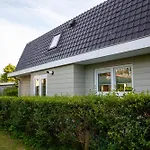 De Tuinfluiter 7 *